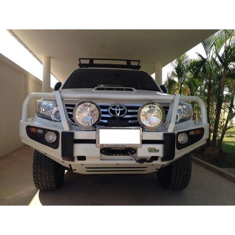 bullbar-comercial-deluxe-toyota-hilux-2011-a3444
